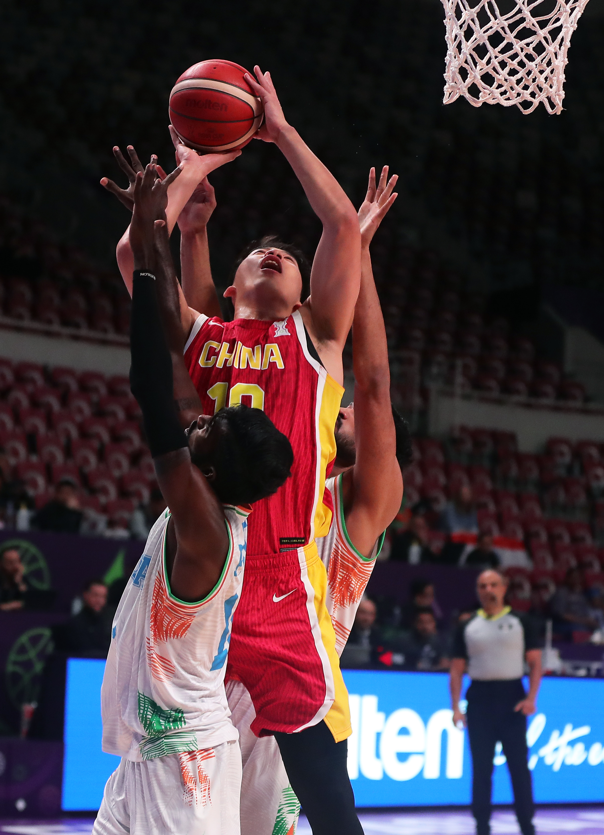 关于深圳男篮训练开放日，国际比赛日手感冰凉引欢呼，NBA常规赛在即，数据趋势出现新变化的信息-九游娱乐体育